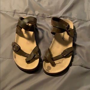 Ankle wrap sandals